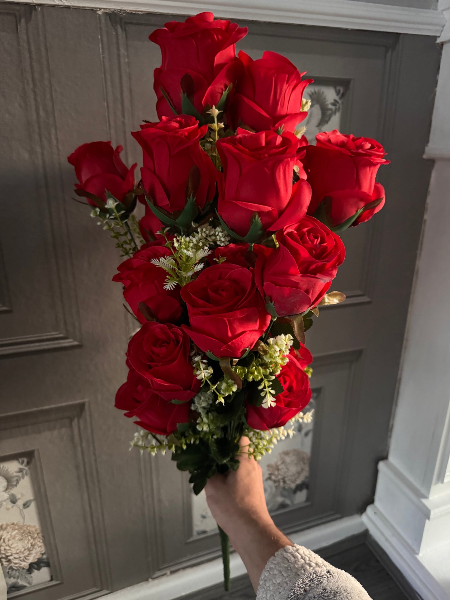 Bouquet of artificial roses