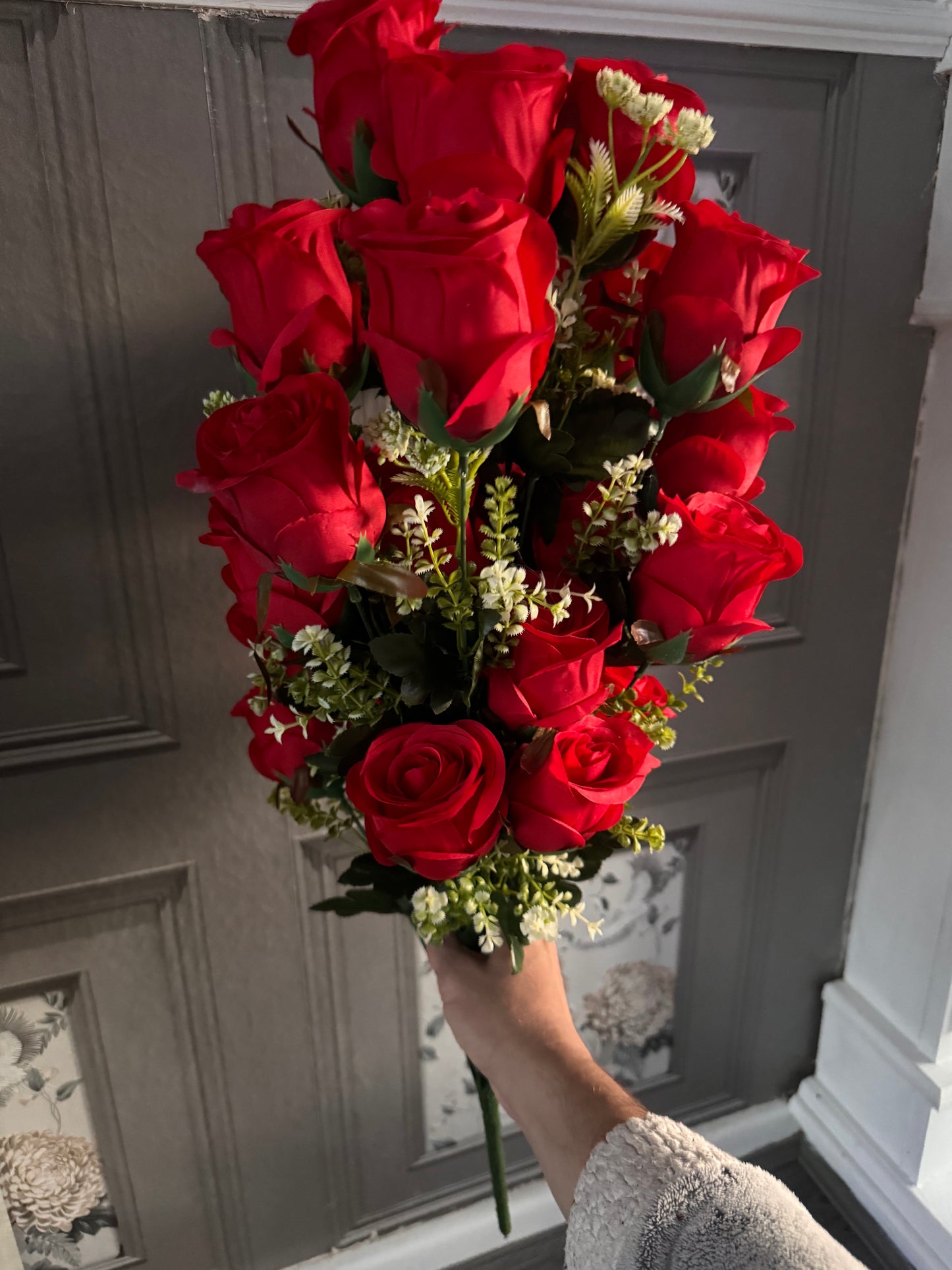 Bouquet of artificial roses